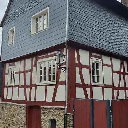 Historisches Fachwerkhaus In Usingen Hochtaunuskreis Villa Exterior foto
